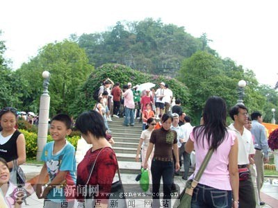 桂林象山公园活动丰富引游人（多图）